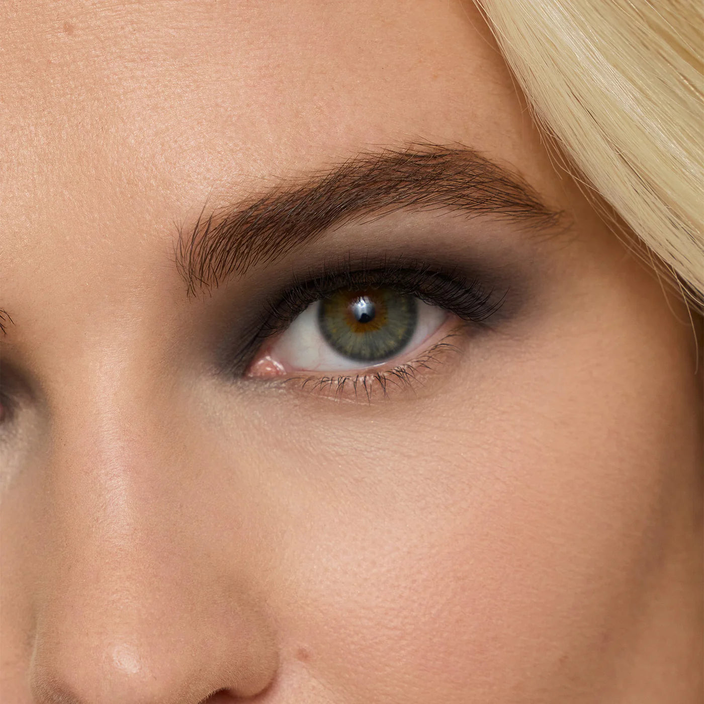 #JI Eye Shadow Sticks_midnight (mattes Dunkelgrau mit kühlen Untertönen)